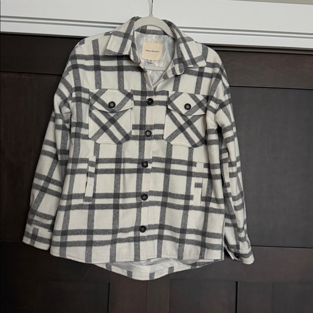 Thread and Supply women’s oversized White Plaid Shacket Size XS